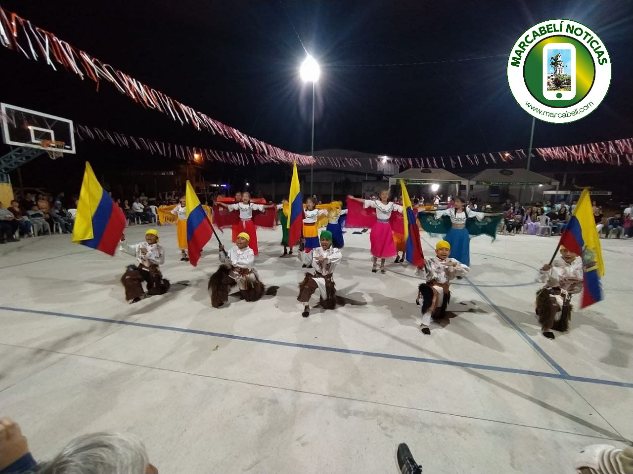Grupo de Danza del GAD al estilo nacional